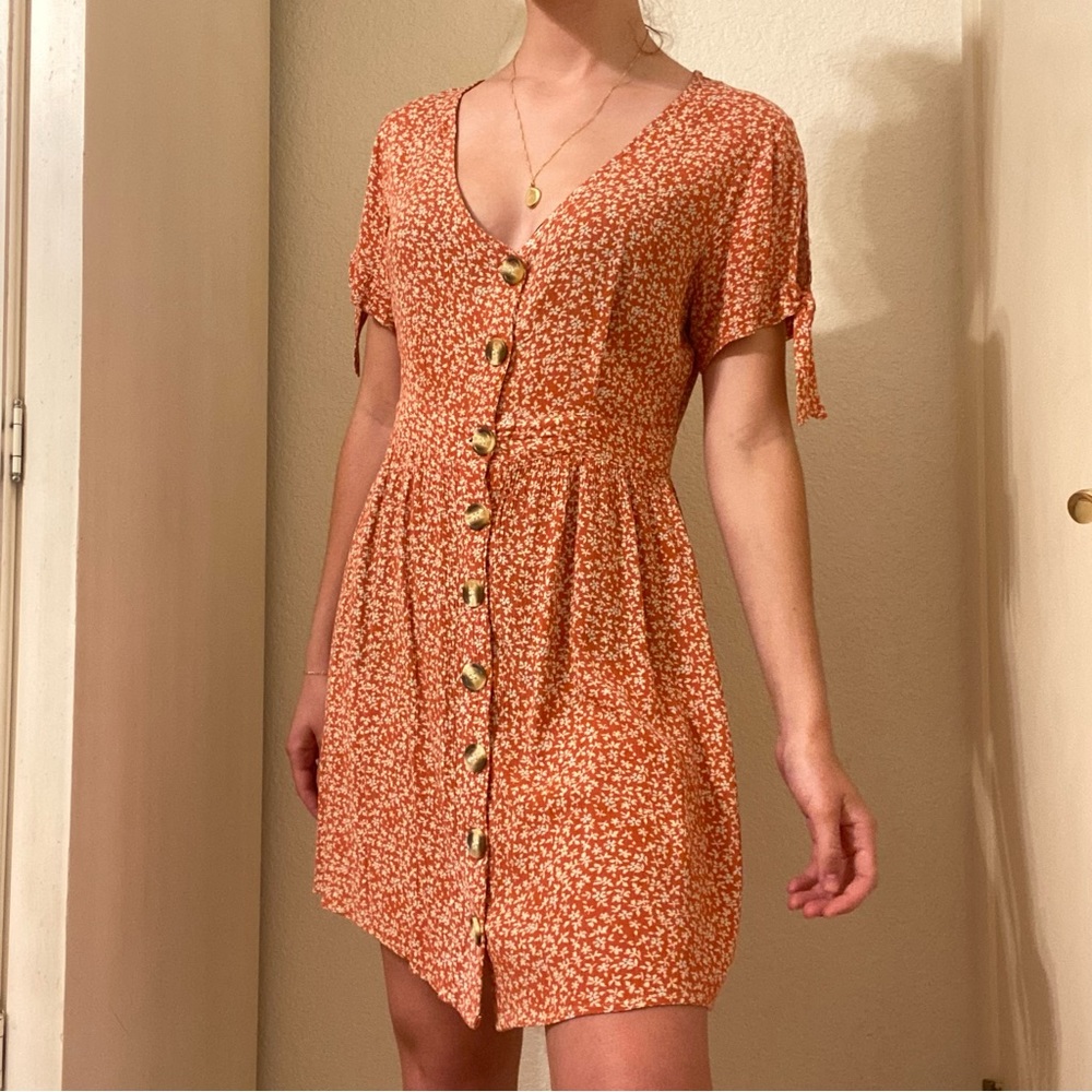 🌷Dainty Floral Button-Up Dress🌷